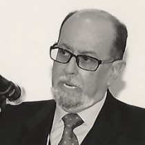 Hernán Salgado Pesantes